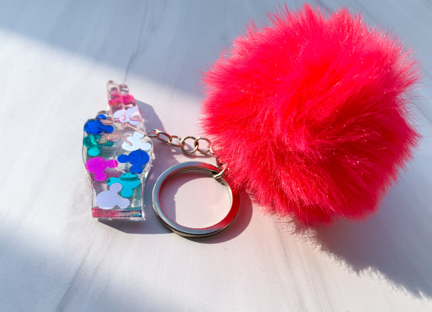 Disney Point Keychain - "Thataway" in Pink